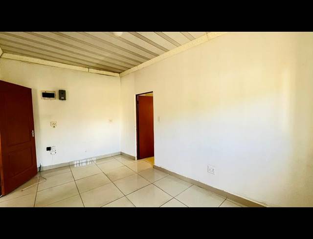 2 BEDROOM PROPERTY TO RENT IN PARK HILL